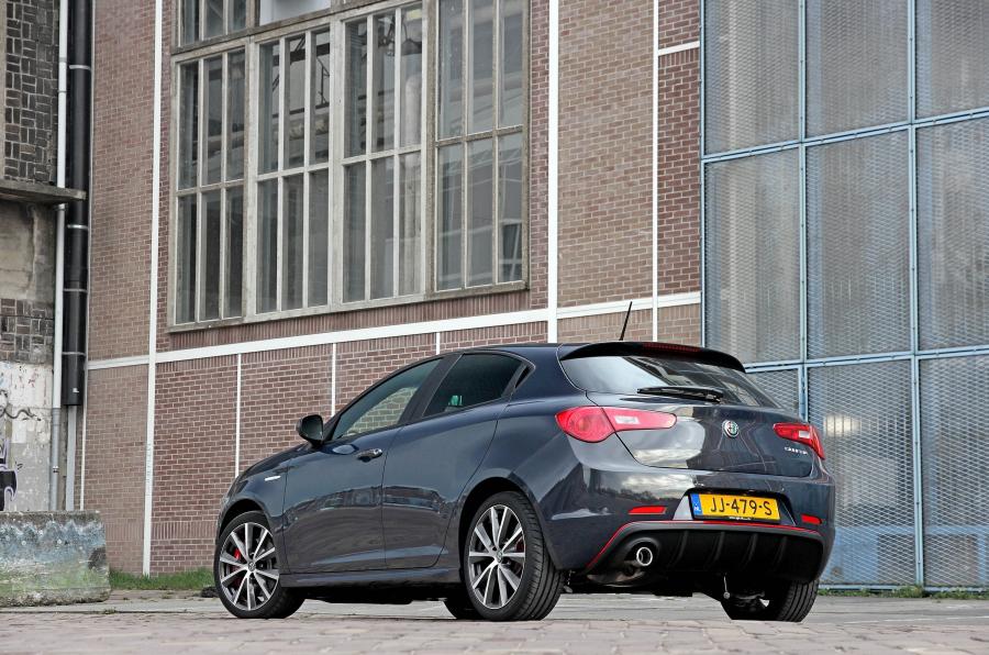  Alfa Romeo Giulietta Veloce Pack 2016 года  (фото 26 из 27)